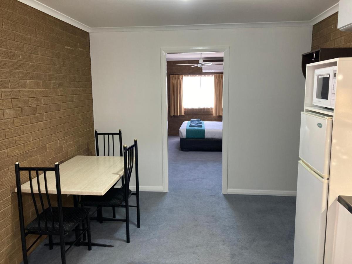 Camellia Motel Narrandera Exterior foto