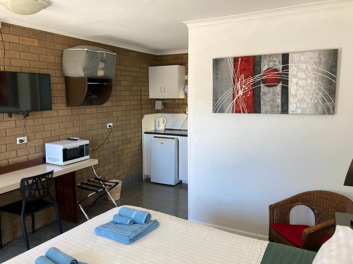 Camellia Motel Narrandera Exterior foto