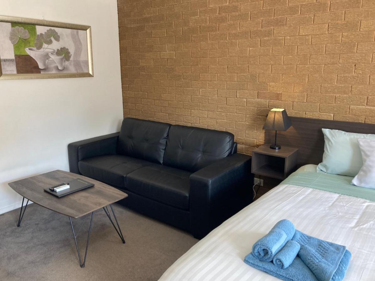Camellia Motel Narrandera Exterior foto